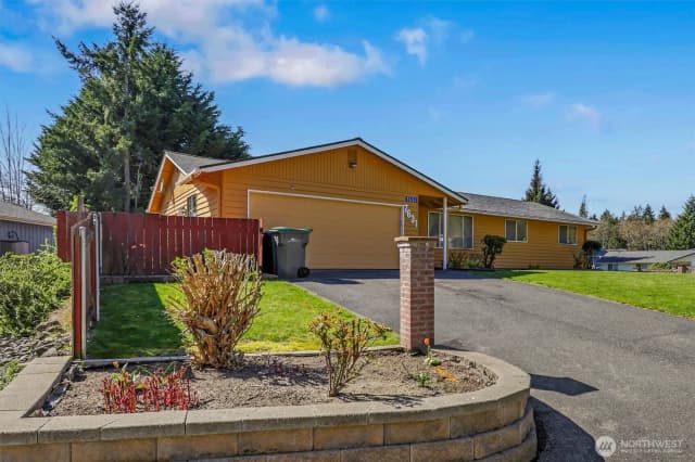Property photo for 7631 Buckthorn Drive Ne, Bremerton photo 3