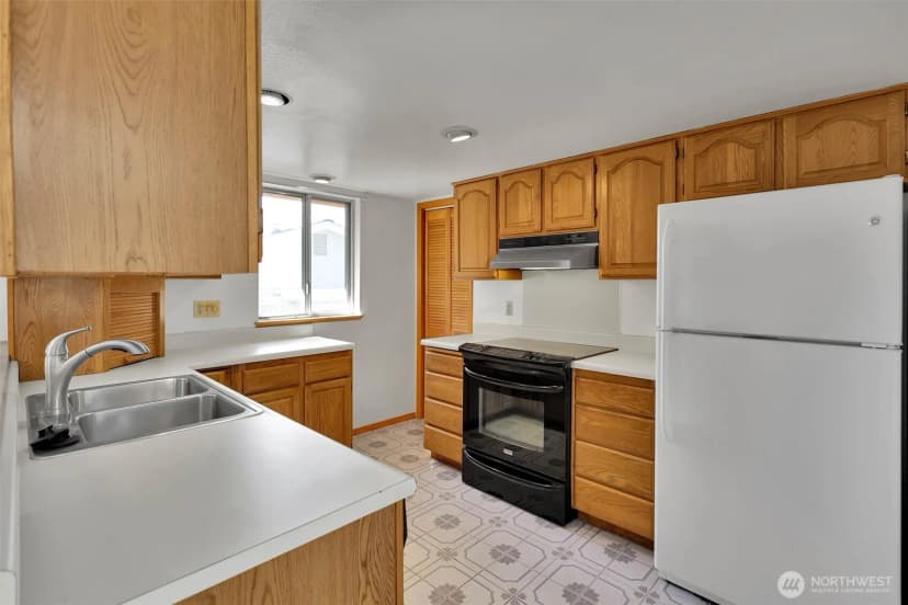 Property photo for 7631 Buckthorn Drive Ne, Bremerton photo 9