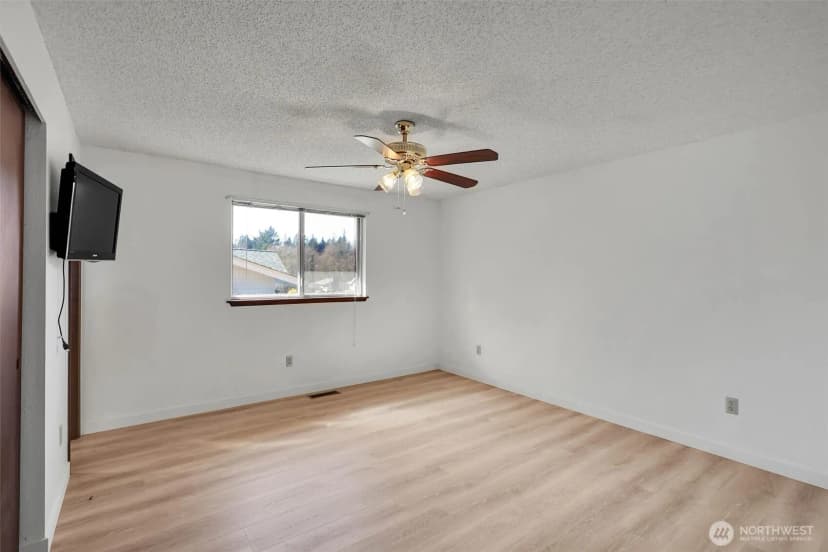 Property photo for 7631 Buckthorn Drive Ne, Bremerton photo 23