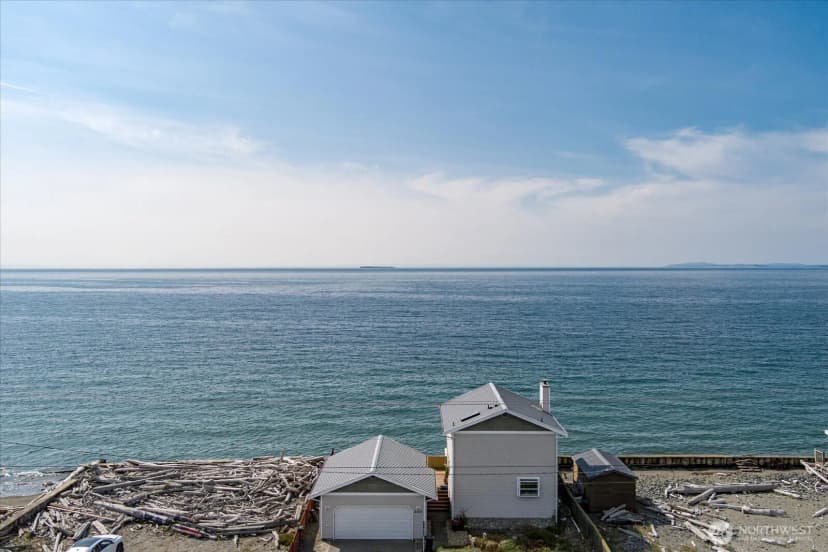 Property photo for 2507 W Beach Road, Oak Harbor photo 2