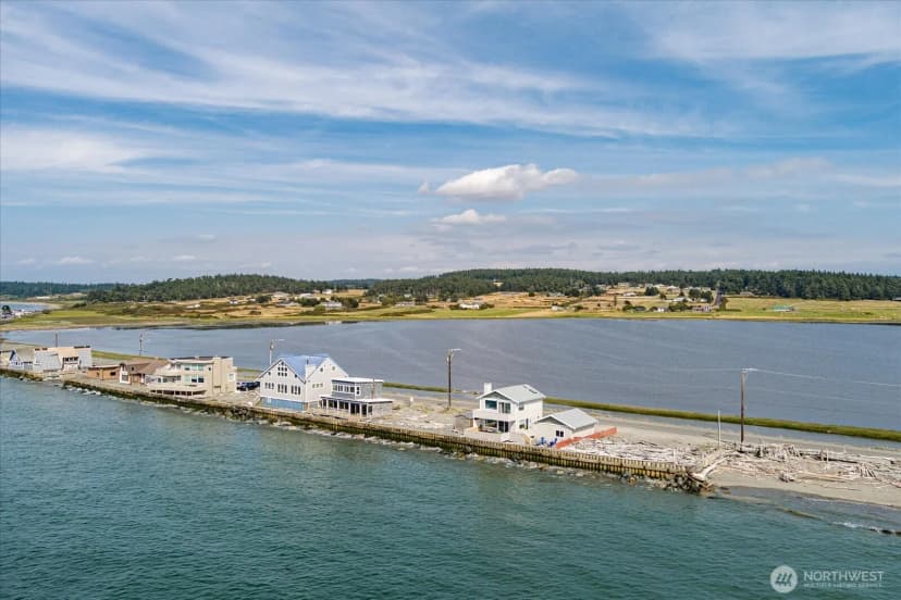 Property photo for 2507 W Beach Road, Oak Harbor photo 40