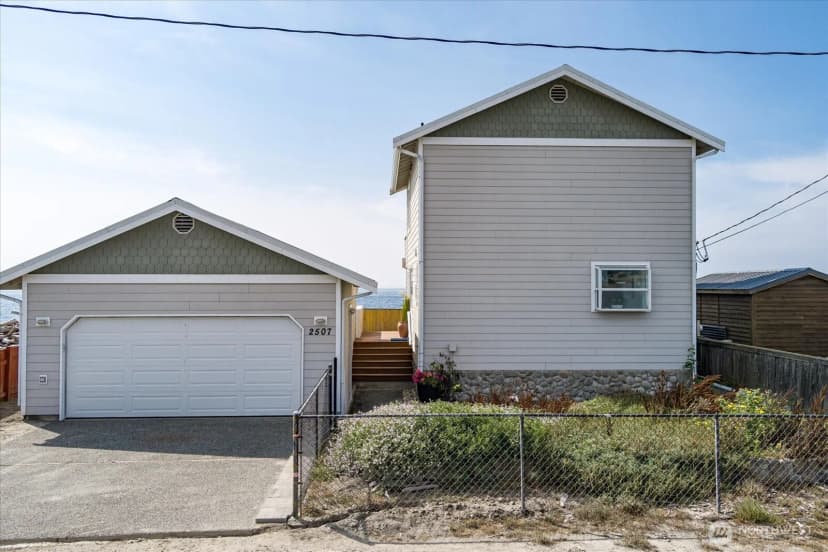 Property photo for 2507 W Beach Road, Oak Harbor photo 35