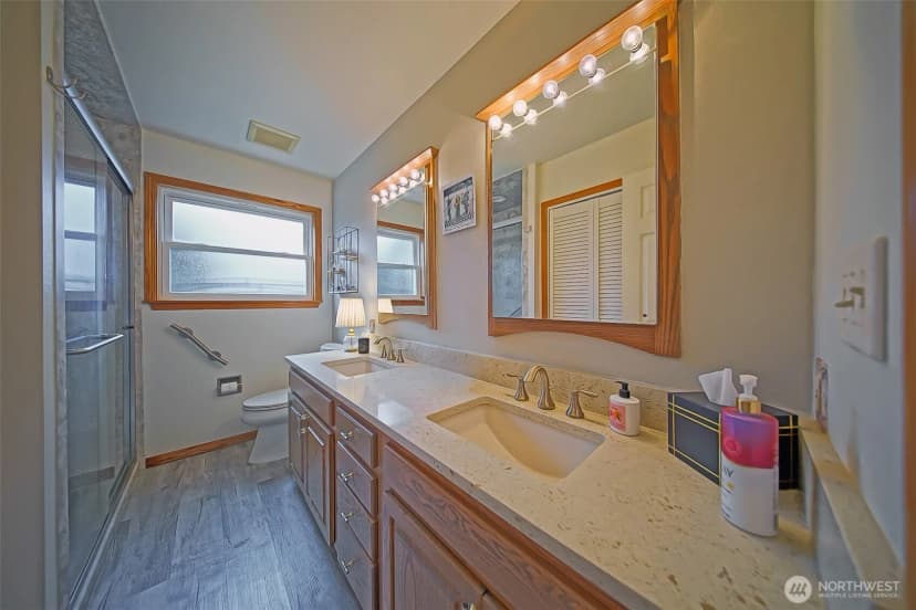 Property photo for 6404 N Five Views Road, Tacoma photo 20