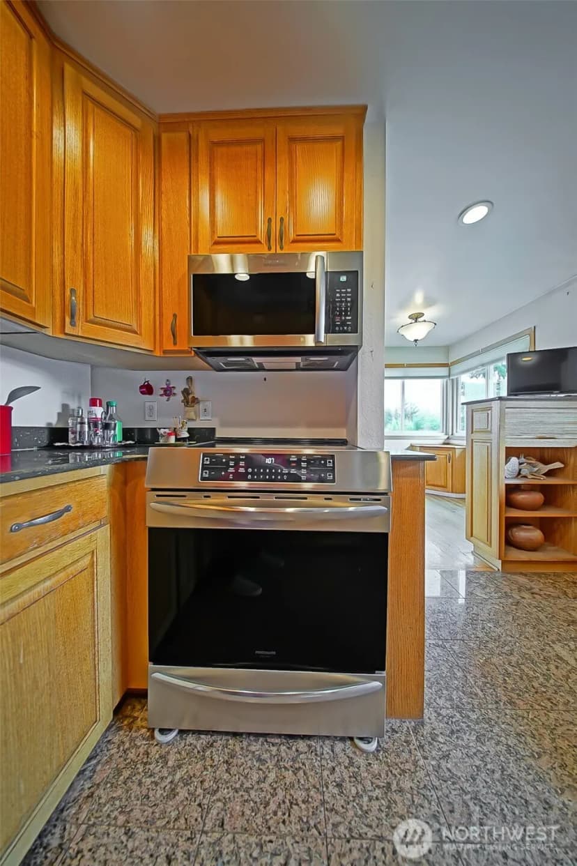 Property photo for 6404 N Five Views Road, Tacoma photo 15