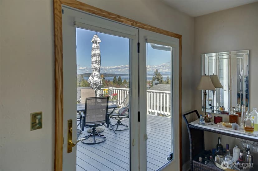 Property photo for 6404 N Five Views Road, Tacoma photo 9