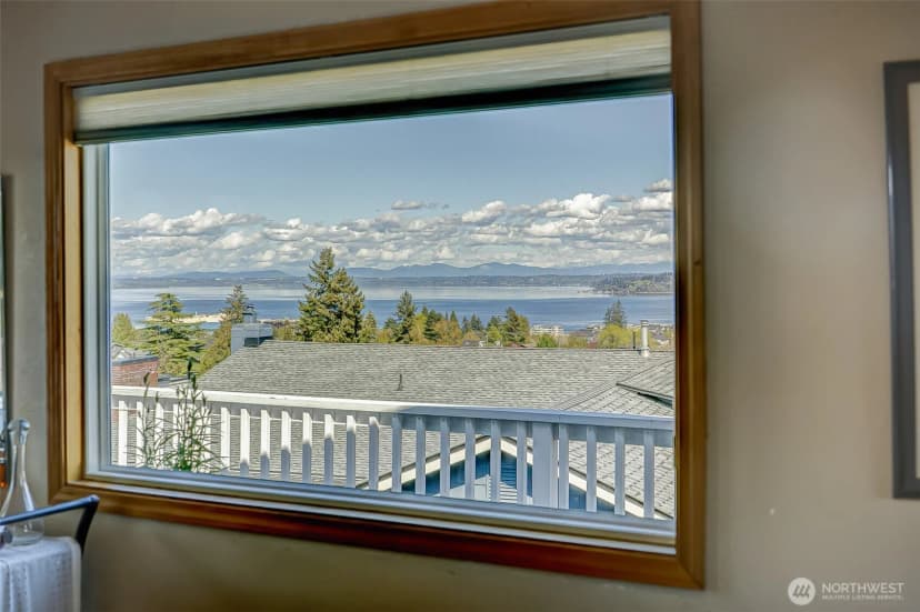 Property photo for 6404 N Five Views Road, Tacoma photo 13