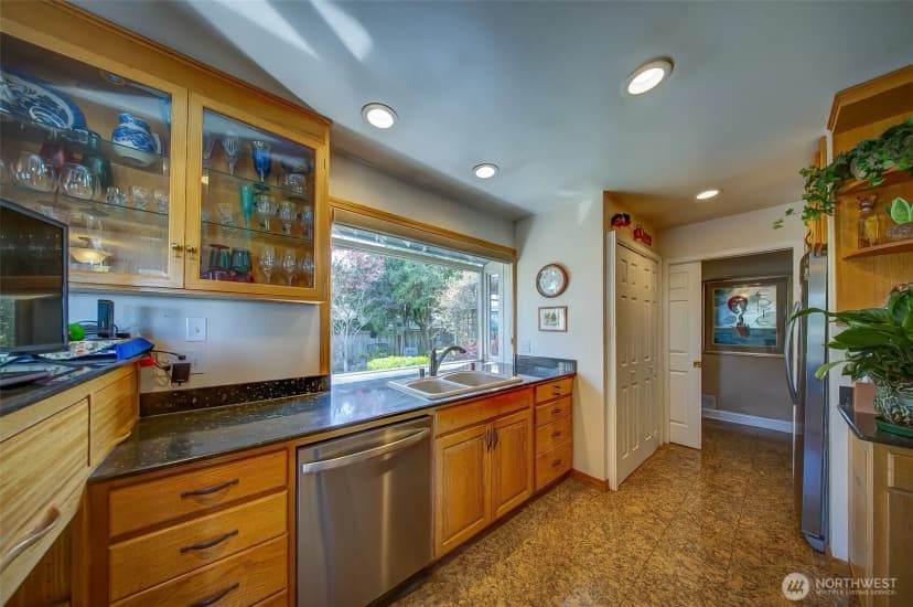 Property photo for 6404 N Five Views Road, Tacoma photo 17