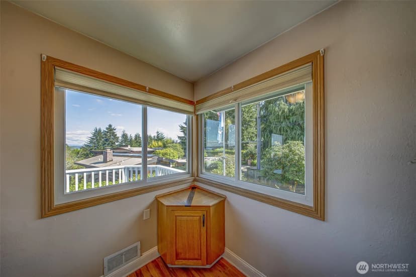 Property photo for 6404 N Five Views Road, Tacoma photo 11