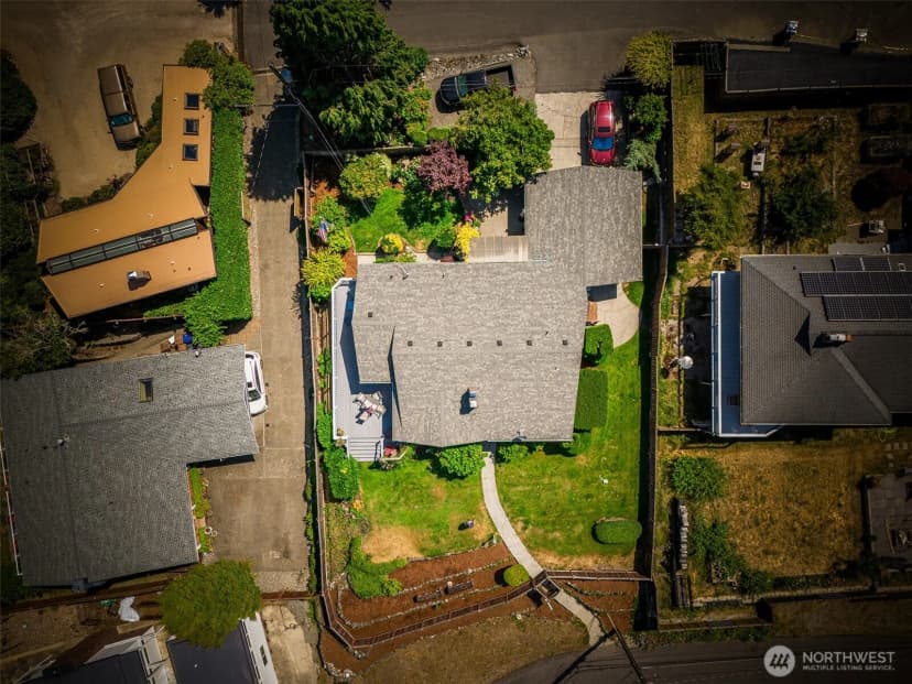 Property photo for 6404 N Five Views Road, Tacoma photo 2
