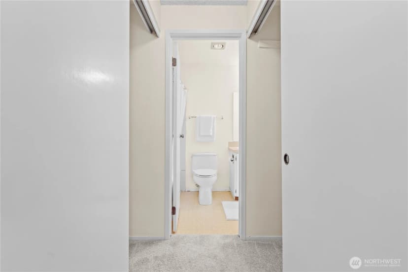 Property photo for 11045 Se 249th Court #2b, Kent photo 9