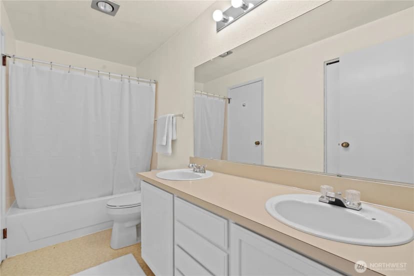 Property photo for 11045 Se 249th Court #2b, Kent photo 10