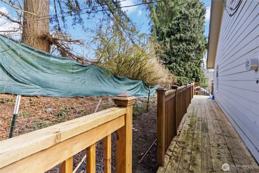 Property photo for 421 Mcadams Road E, Longview photo 30