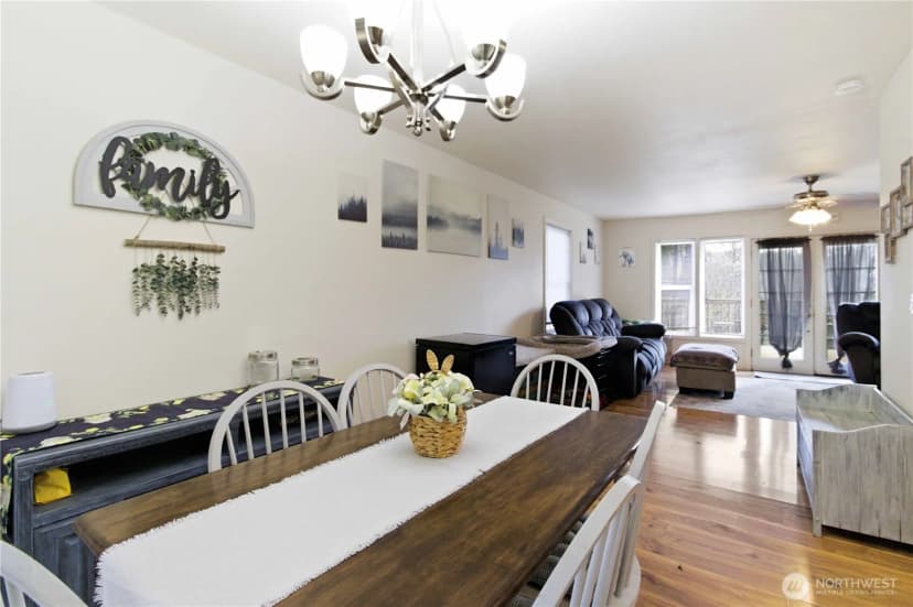 Property photo for 421 Mcadams Road E, Longview photo 11