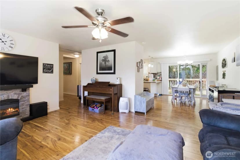 Property photo for 421 Mcadams Road E, Longview photo 5
