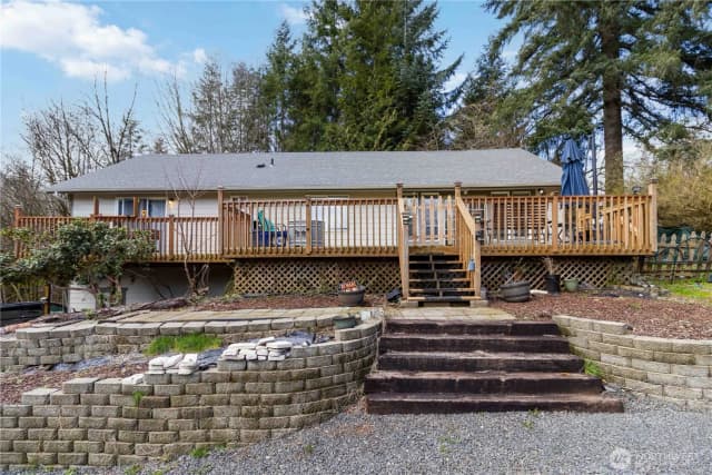 Property photo for 421 Mcadams Road E, Longview photo 2