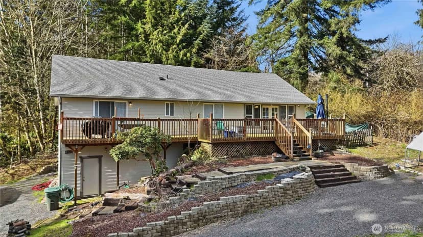 Property photo for 421 Mcadams Road E, Longview