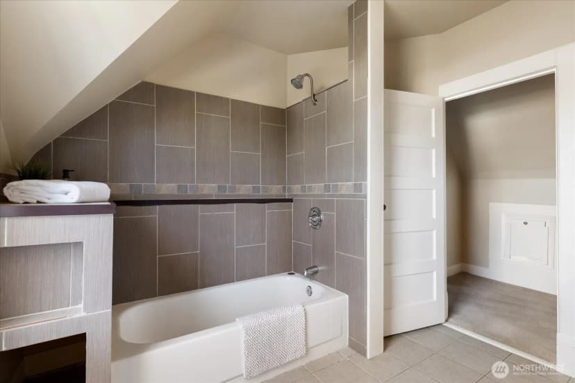 Property photo for 220 Morris Street, La Conner photo 29