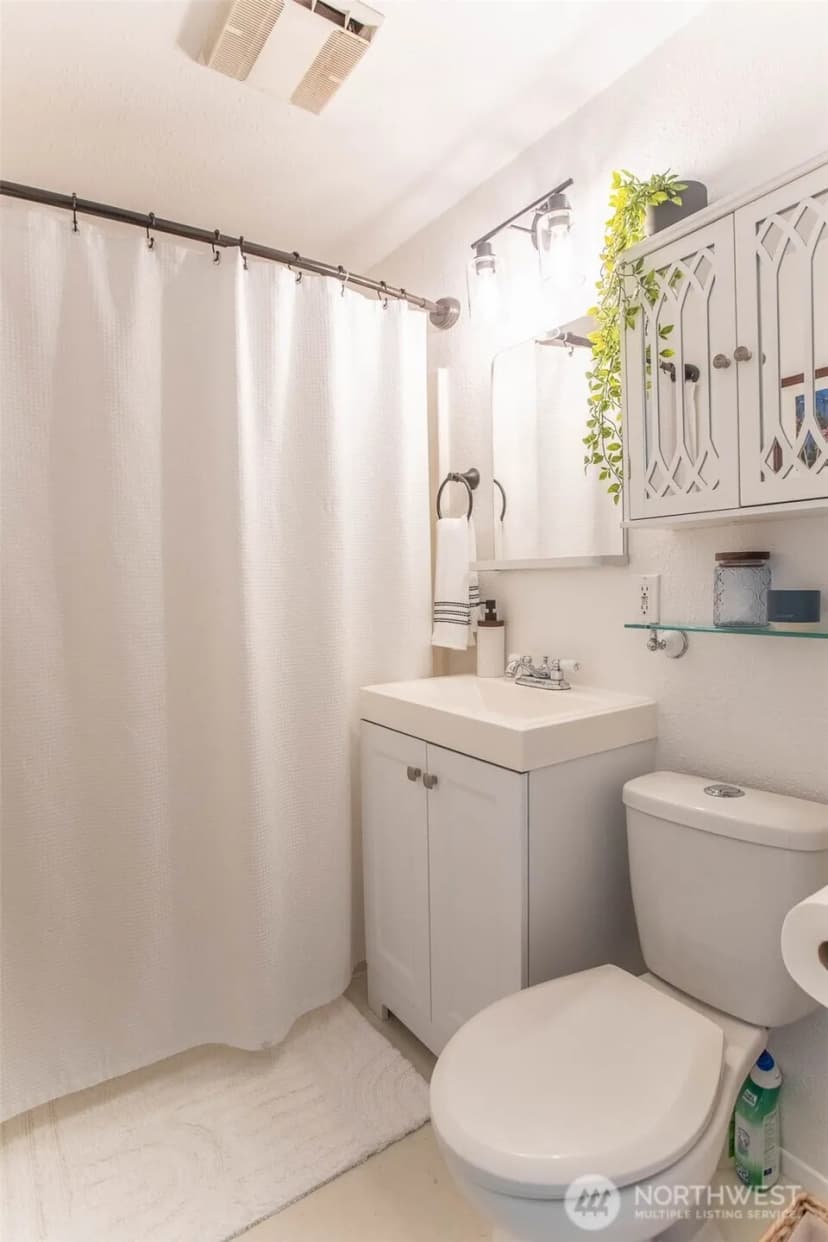 Property photo for 7169 18th Avenue Sw, Seattle photo 15