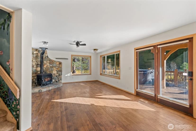 Property photo for 12290 Meacham Road, Leavenworth photo 11