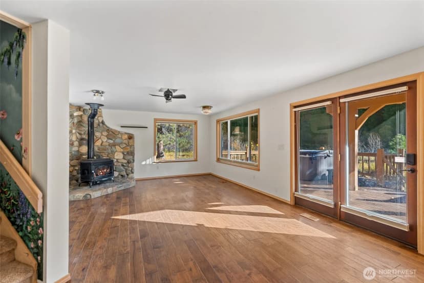 Property photo for 12290 Meacham Road, Leavenworth photo 13