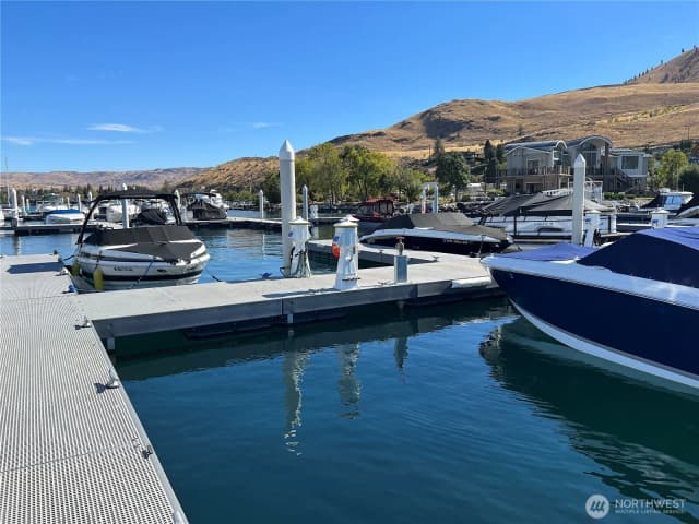 Property photo for 1350 W Woodin Ave #c18, Chelan photo 3