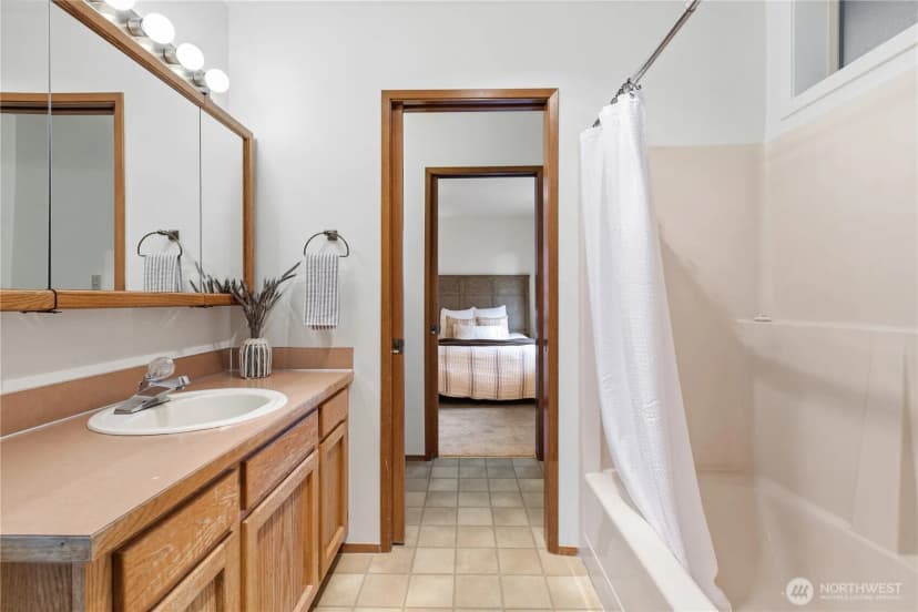 Property photo for 1211 31st Street, Anacortes photo 19