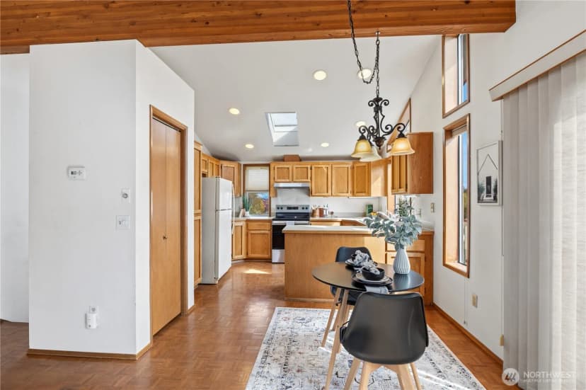 Property photo for 1211 31st Street, Anacortes photo 4