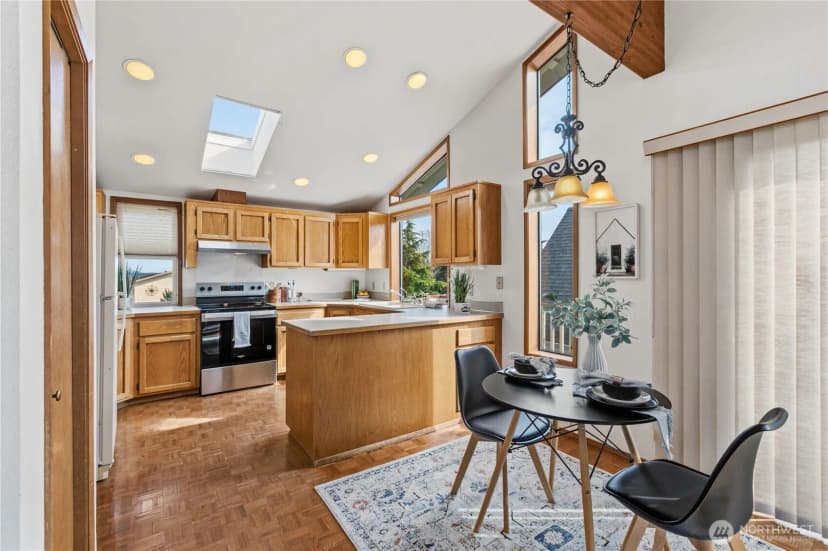 Property photo for 1211 31st Street, Anacortes photo 11