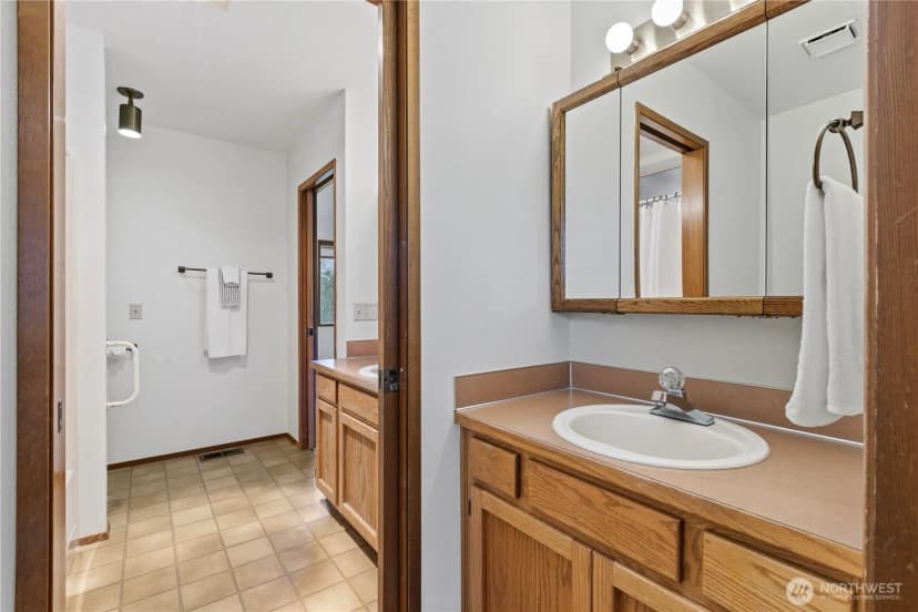 Property photo for 1211 31st Street, Anacortes photo 18