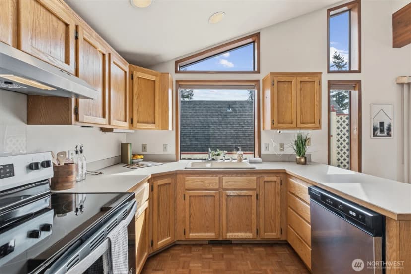 Property photo for 1211 31st Street, Anacortes photo 14