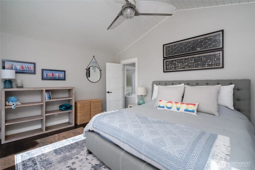 Property photo for 2251 Mariner Beach Drive, Oak Harbor photo 14