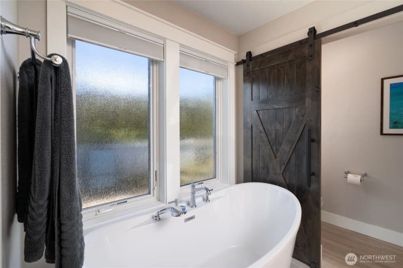 Property photo for 2251 Mariner Beach Drive, Oak Harbor photo 16