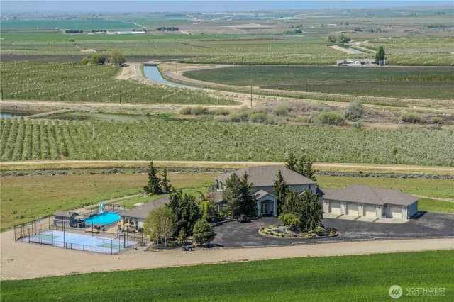 Property photo for 1050 Lewandowski Road, Sunnyside