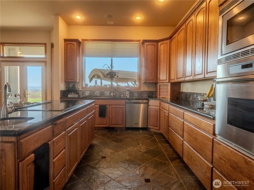 Property photo for 1050 Lewandowski Road, Sunnyside photo 18
