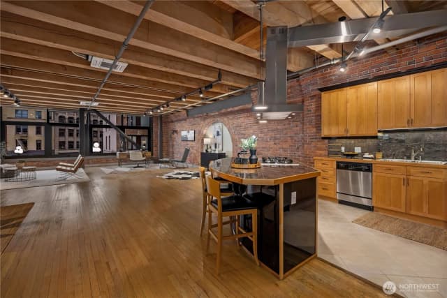 Property photo for 210 3rd Avenue S #2c, Seattle photo 3
