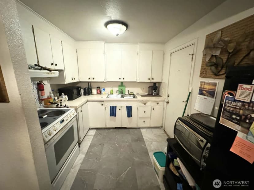Property photo for 2903 E Union Street, Seattle photo 9