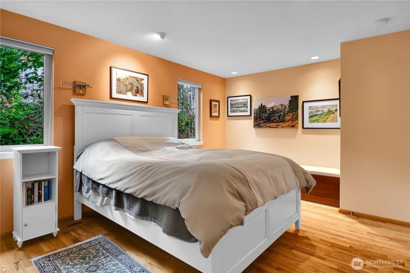 Property photo for 18722 56th Avenue Ne, Kenmore photo 8