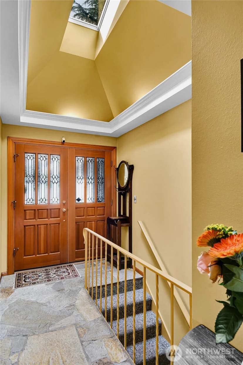 Property photo for 18722 56th Avenue Ne, Kenmore photo 4