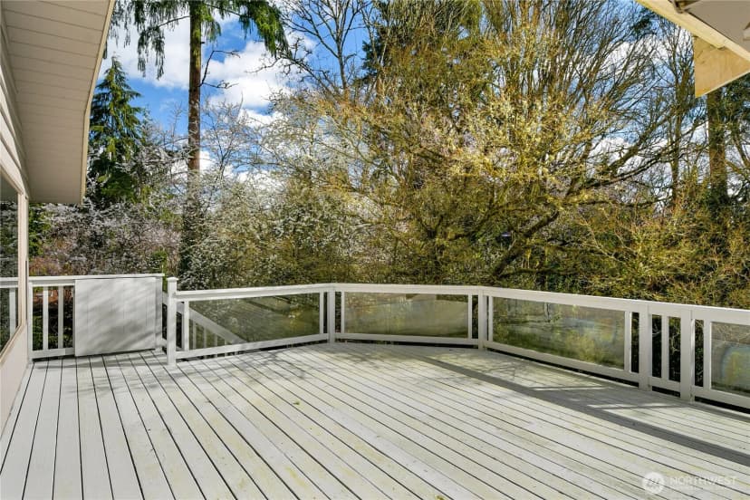 Property photo for 18722 56th Avenue Ne, Kenmore photo 7
