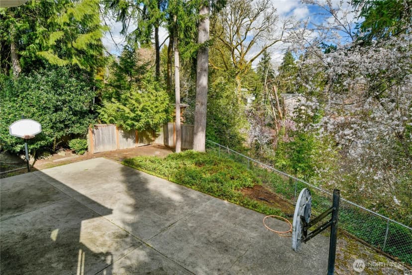 Property photo for 18722 56th Avenue Ne, Kenmore photo 19