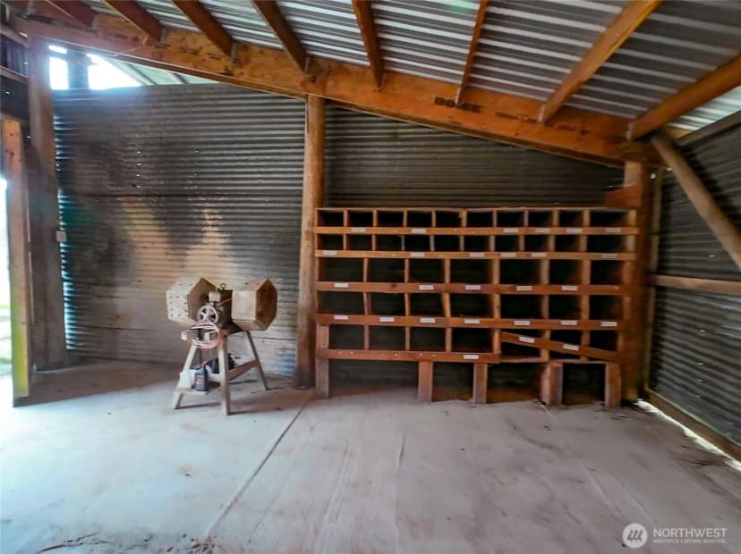Property photo for 8275 State Route 20, Port Townsend photo 20