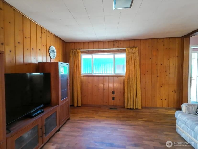 Property photo for 8275 State Route 20, Port Townsend photo 8