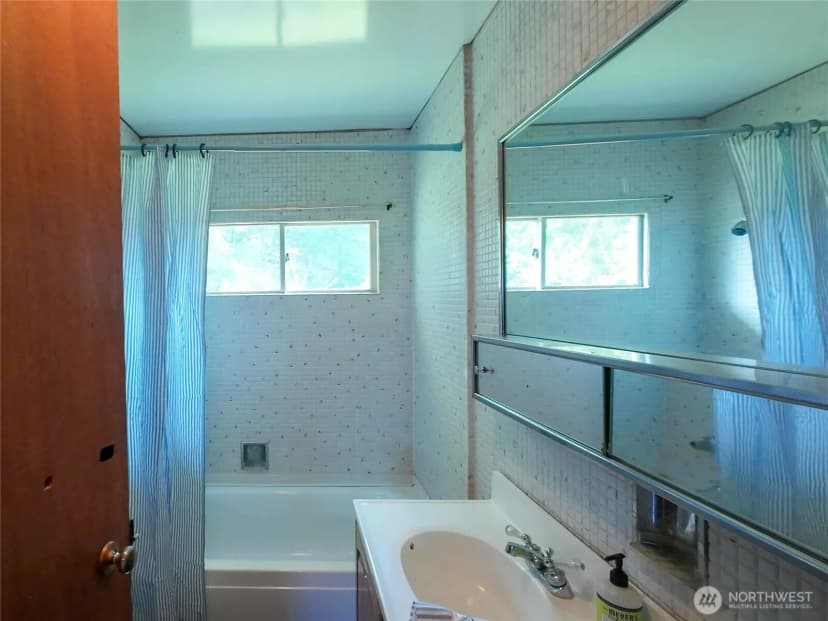 Property photo for 8275 State Route 20, Port Townsend photo 17