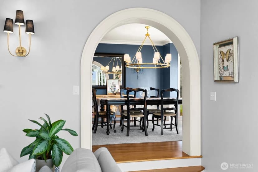 Property photo for 2803 Magnolia Boulevard W, Seattle photo 9