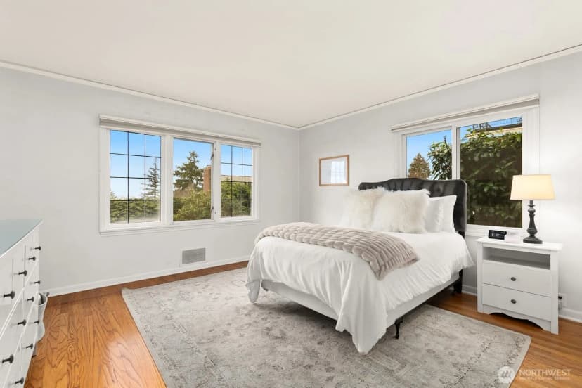 Property photo for 2803 Magnolia Boulevard W, Seattle photo 18
