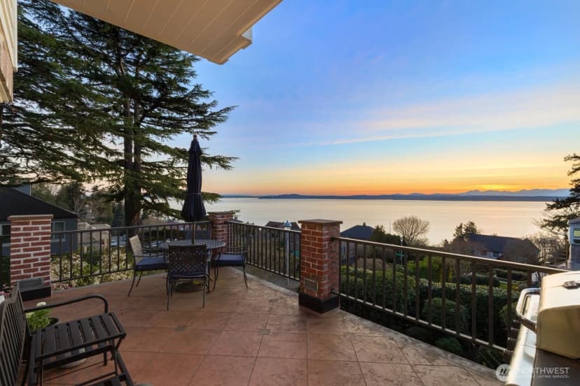 Property photo for 2803 Magnolia Boulevard W, Seattle photo 7