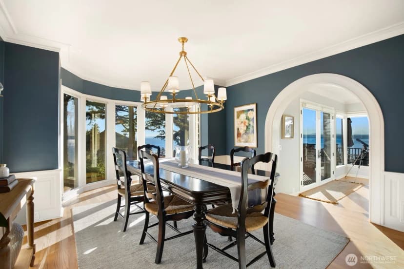 Property photo for 2803 Magnolia Boulevard W, Seattle photo 10