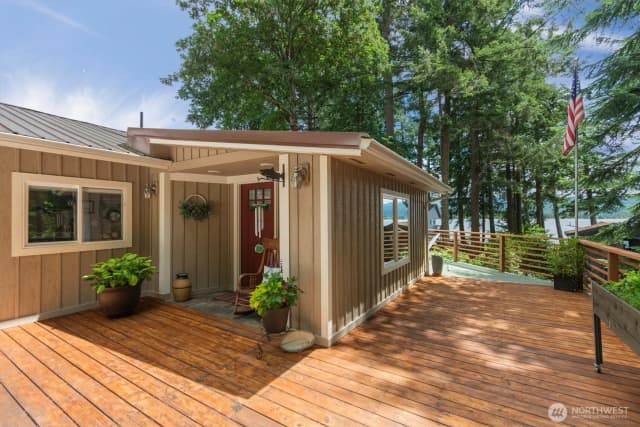 Property photo for 5 W Cape Horn Road, Cathlamet