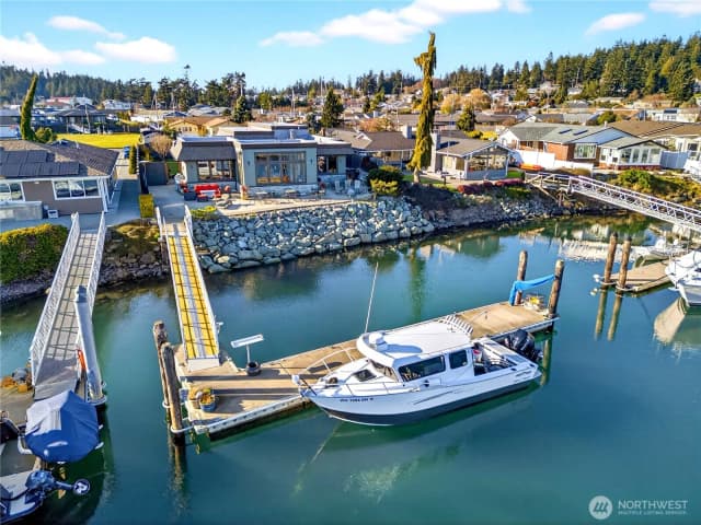 Property photo for 1911 Bay Place, Anacortes