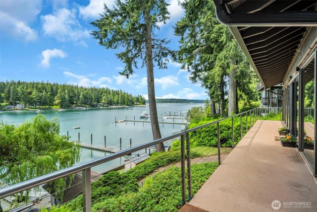 Property photo for 6490 Ne Monte Vista Drive, Bainbridge Island photo 2
